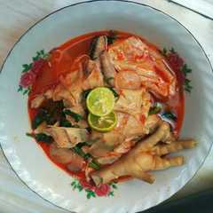 A picture of Seblak kembang tahu.
