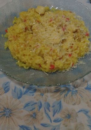 Una foto de Arroz amarillo con pollo