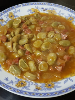Una foto de Cazuela de habas