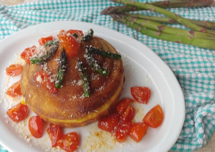 Recetta di Veloce Super muffin agli asparagi con pomodori caramellati