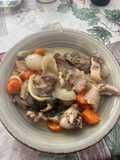 Ragú de conejo al vino blanco