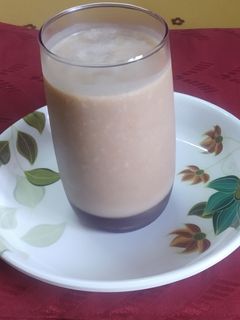 કાજુ-ખજૂર મિલ્ક શેક (Kaju Khajoor Milkshake Recipe In Gujarati) રેસીપી મુખ્ય ફોટો