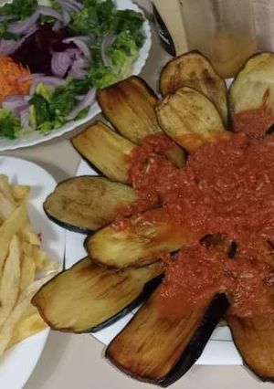صورة لوصفة باذنجان مع صلصة