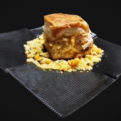 A picture of Mayo pav with crunch.