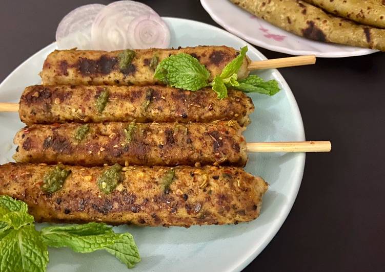 Step-by-Step Guide to Make Perfect Chicken Seekh Kabab