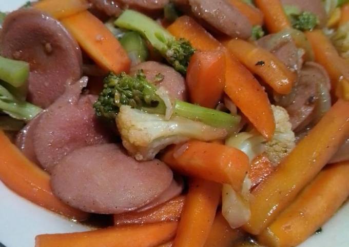 Cara Gampang Membuat Brokoli sosis lada hitam ala Saori, Lezat