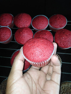 A picture of Red velvet cupcakes.