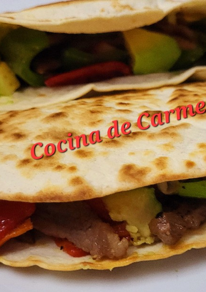 Una foto de Tacos de ternera y aguacate