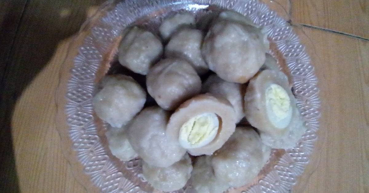 Resep Bakso Ayam Isi Telur Puyuh Oleh Zahrotul Fuad Cookpad