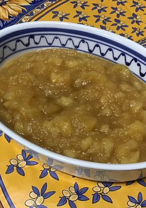 Une photo de Compote de pommes au jus de prunes