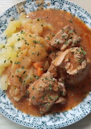 Une photo de Sauté de dinde à la tomate avec ses pommes de terre vapeur au Cook Expert