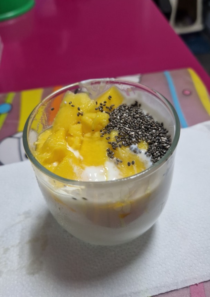 Una foto de Kéfir con mango