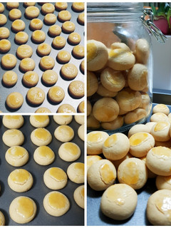 A picture of Peanut butter cookies.