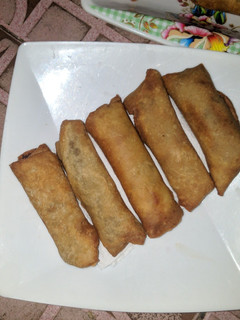 A picture of Spring rolls.