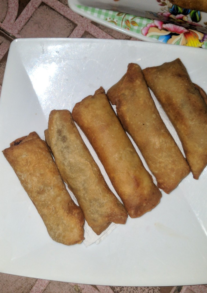 A picture of Spring rolls.