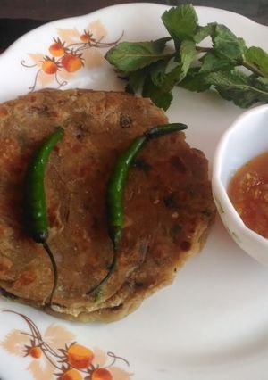 A picture of Leftover dal paratha.