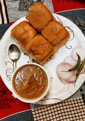 A picture of Pav bhaji.
