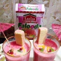 A picture of Strawberry Falooda.