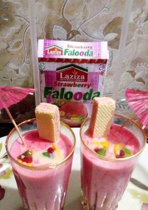 A picture of Strawberry Falooda.