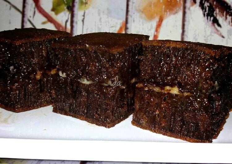  Resep  Martabak  manis  coklat terangbulan oleh IdaIhsan 