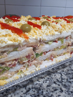Una foto de Pastel de atún con pan de molde