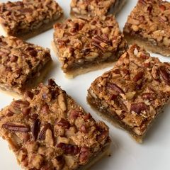A picture of Maple Pecan Shortbread Bars.
