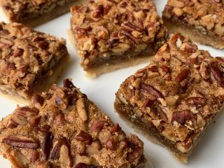 Maple Pecan Shortbread Bars