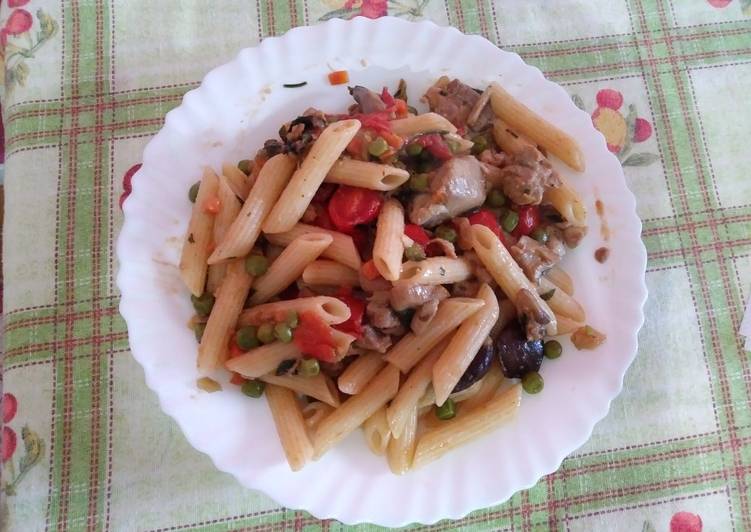 Pasta salsiccia e funghi