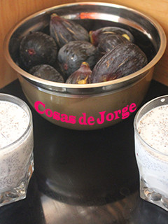 Una foto de Postre de chía con higos