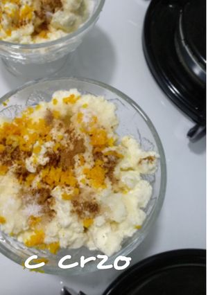 Una foto de Calostros con canela y ralladura de naranja