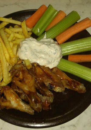 Édes chilis csirkeszárny Ranch dressinggel recept fotója