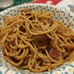 A picture of Chinese New Year Noodles.