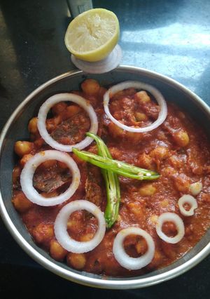मसाला छोले (Masala Chole recipe in Hindi) रेसिपी मुख्य फोटो