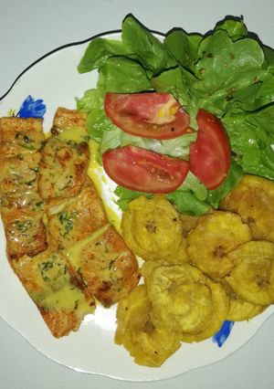 Una foto de Filete de pescado con salsa de maracuyá