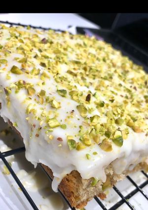 A picture of VEGAN Lemon and Pistachio Loaf.