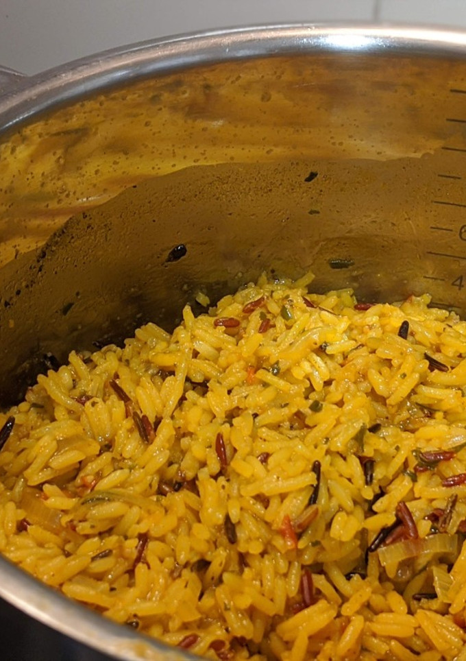Una foto de Mezcla de arroces al curry
