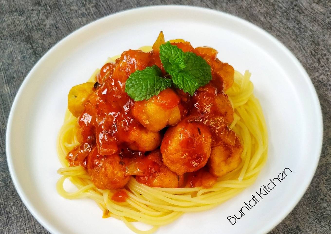 Bola-Bola Ayam Sayur Saos Spagetti