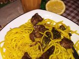 Tallarines con cúrcuma y salteado. Rico y fácil 🥰