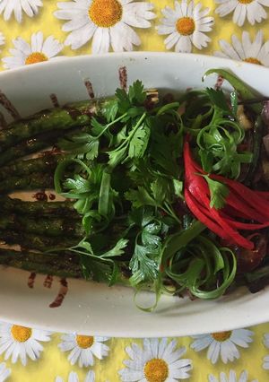A picture of Aspargos e legumes grelhados.