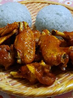 Hình của món Xôi hoa đậu biếc - gà chiên nước mắm.