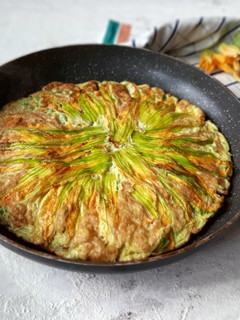 Foto di Frittata con fiori di zucchina