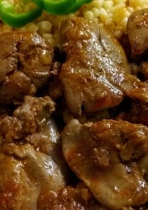 Csirkemáj pörkölt recept fotója