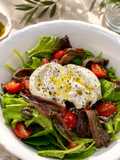 Ensalada de burrata con anchoas