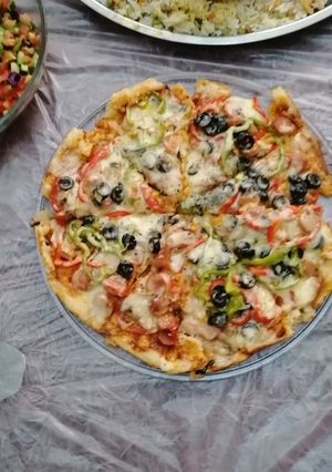 صورة لوصفة بيتزا بالخضار 🍕وبيتزا الفريدو 🧀 ودجاج مشوي 🍗 مع أرز