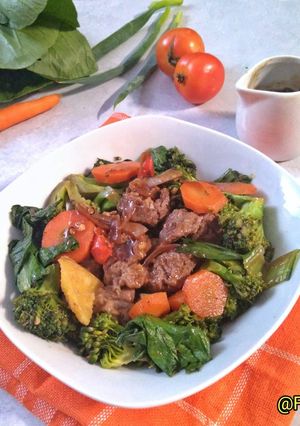 Foto resep Ca sayuran Daging sapi siram saus lada hitam