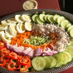 A picture of Ranch salad.