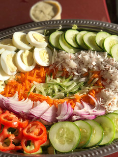 A picture of Ranch salad.