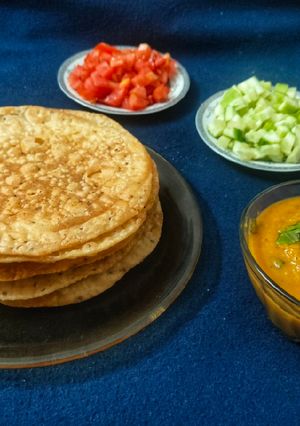 A picture of Daal Pakwan.