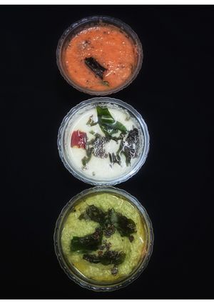 A picture of Tri colour chutney.