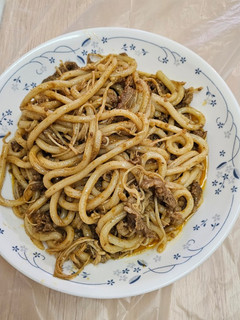 沙嗲金菇肥牛炒烏冬 的食譜成品照片